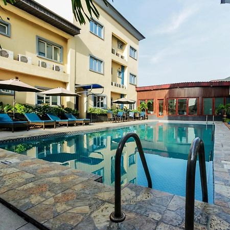 Sunfit - Fitness, Spa, Accommodation Aliayabiagba Exteriér fotografie